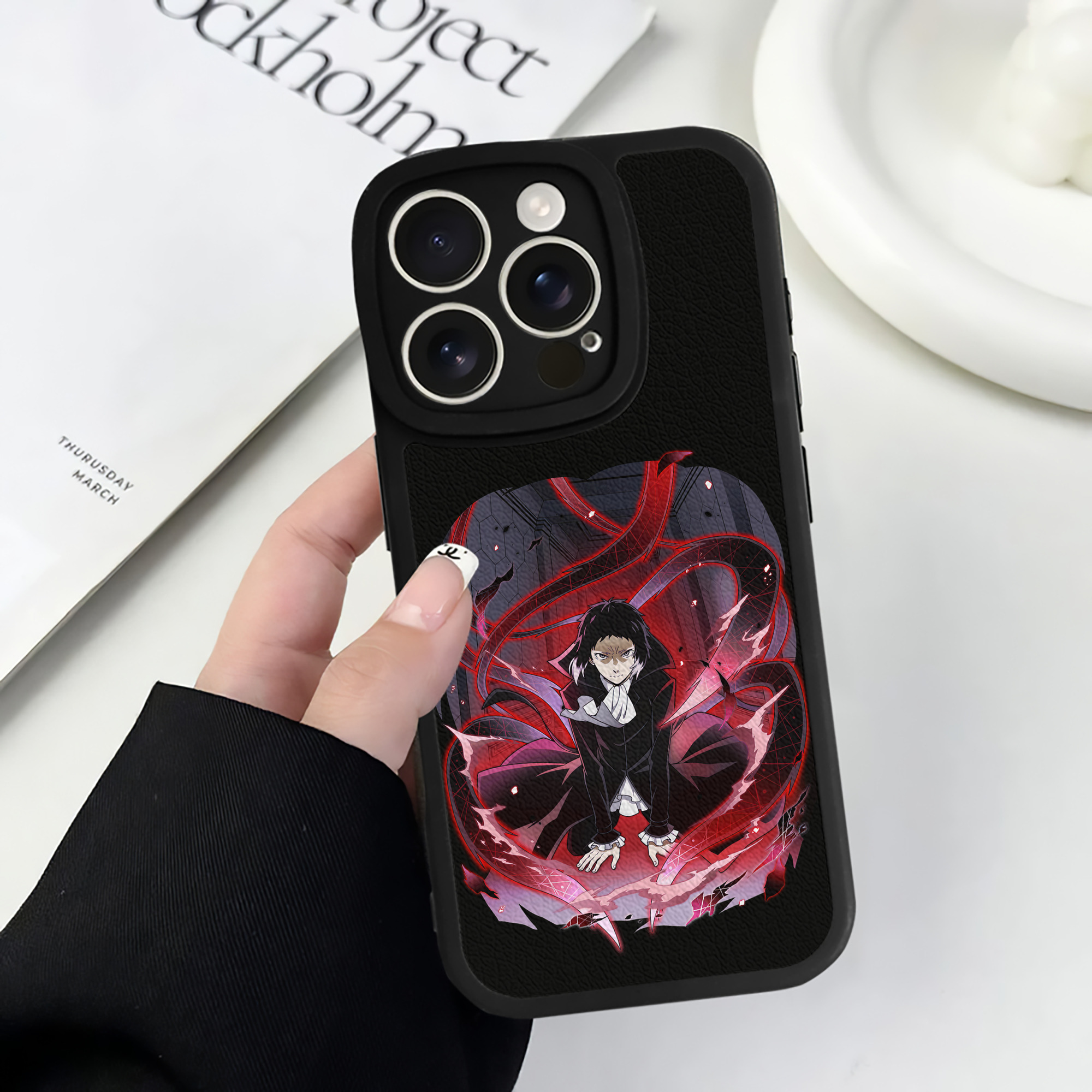 （画像用） 文豪ストレイドッグス Bungo Stray Dogs 【iPhone 16シリーズ対応】シリコンスマホケース（レザー調） 材質：シリコン